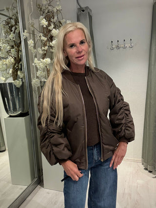 Trendy Bomber Jacket Bruin