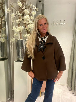 Korte Mantel Jas Mocca Chic