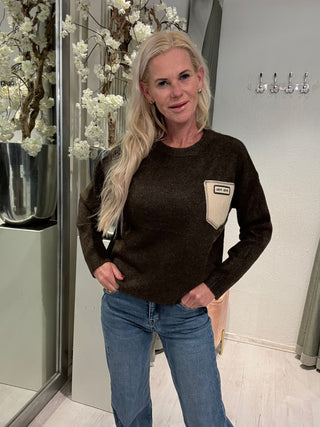 Trui Love That Pocket Bruin