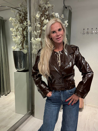 Korte Trench Lak Bruin