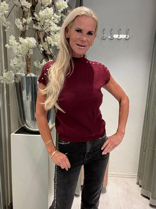 Top Knitted Met Studs Burgundy