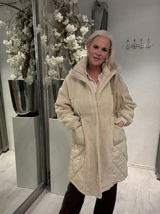 Halflange Jas Met Teddy Details Beige